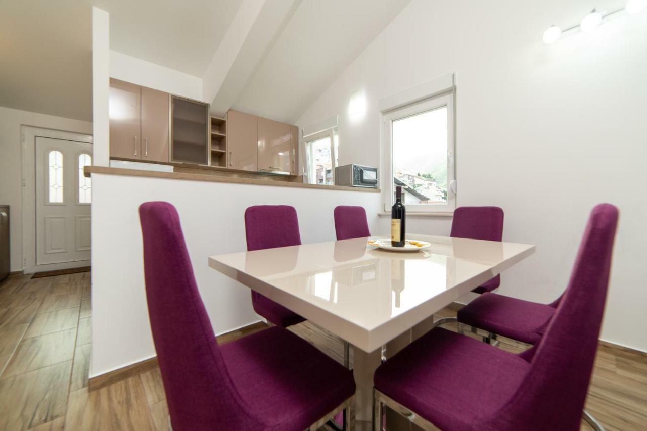 Apartment Center 2 *