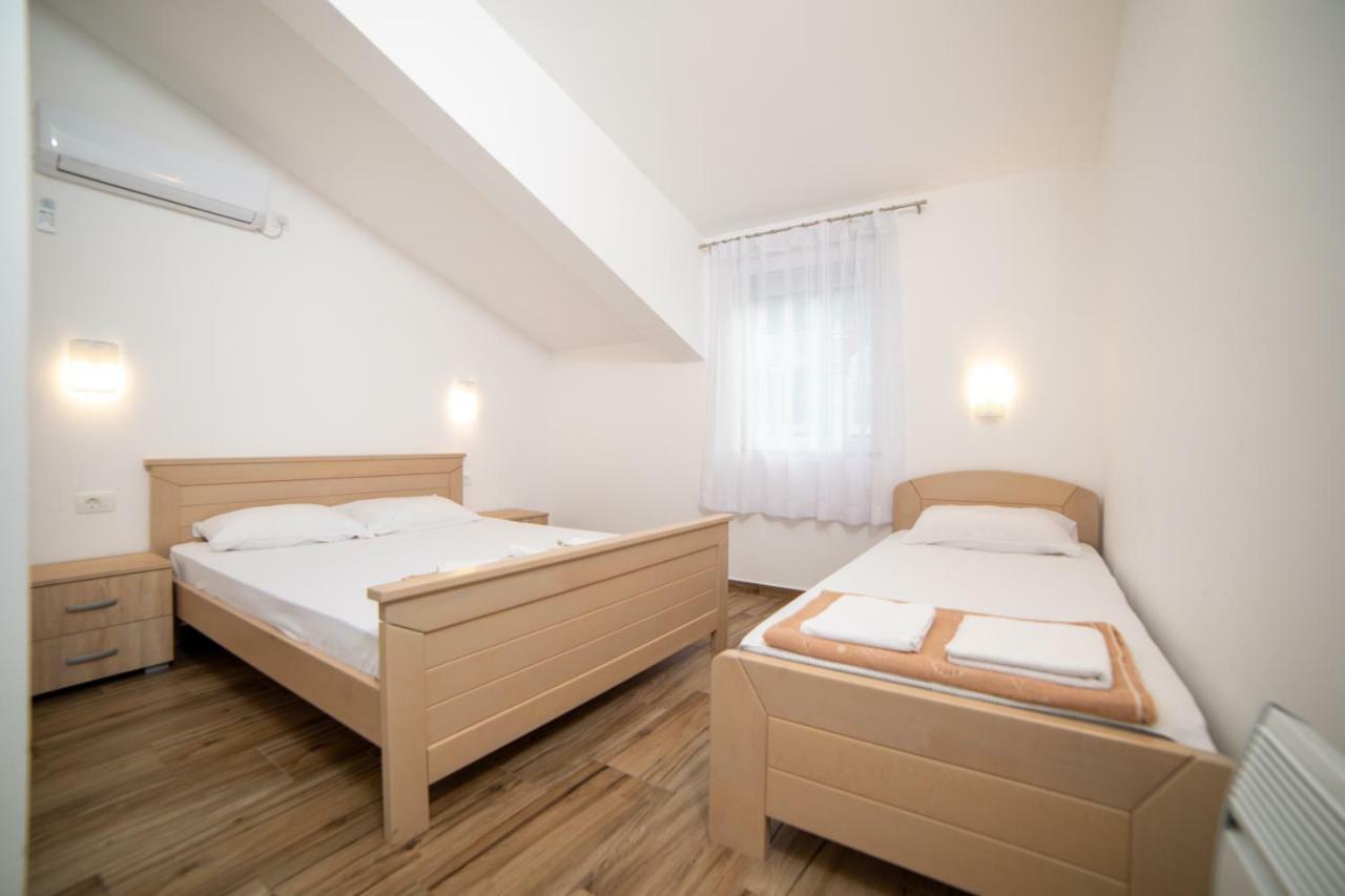 Apartment Center 2 *